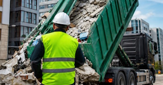 Вывоз строительного мусора в Сергиеве Посаде: услуги лицензированной компании — ПроМусор